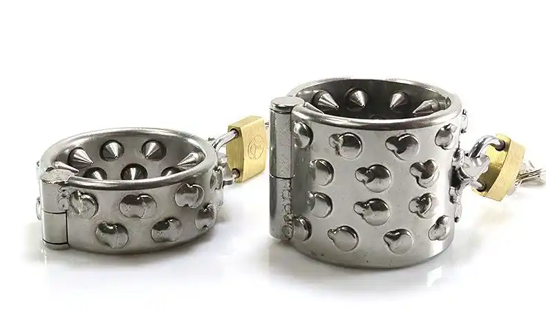 不锈钢睾丸吊坠另类刺激玩具性工具夫妻激情男用激情金属成人用品