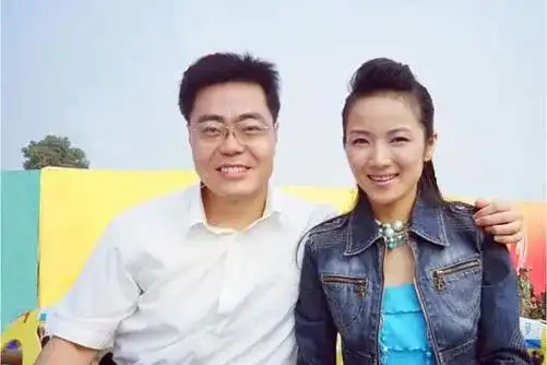 央视主持人管彤这辈子最正确的决定就是42岁还为普通丈夫生子