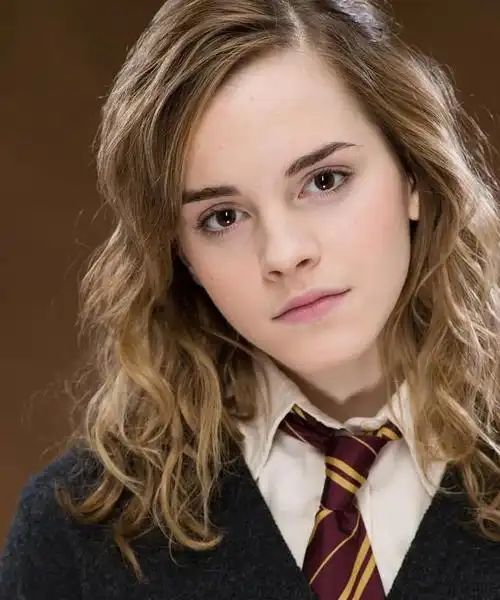 十五,艾玛-沃特森代表作品:《一本正经》《美国恐怖故事》《尖叫皇后