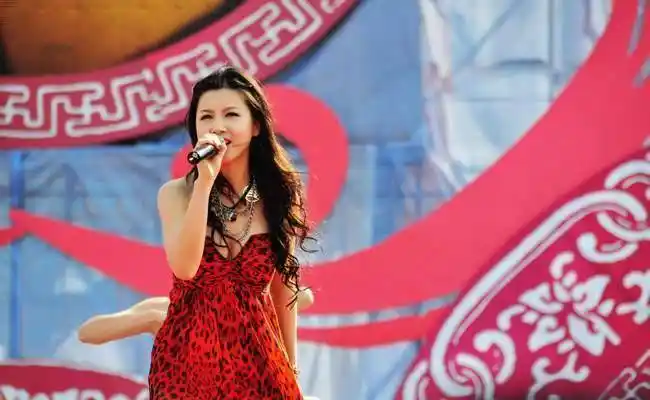 "爱乐团"主唱徐立,巅峰期弃歌从演,这条路走得是对还是错?