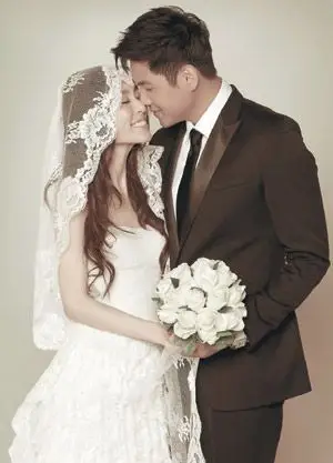 范范范玮琪和黑人陈建州结婚照,好美好幸福哦!祝他们永远幸福下去