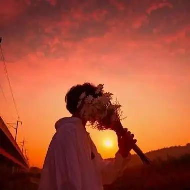 男生夕阳拿花头像 男生头像图片大全 -【爱个性】