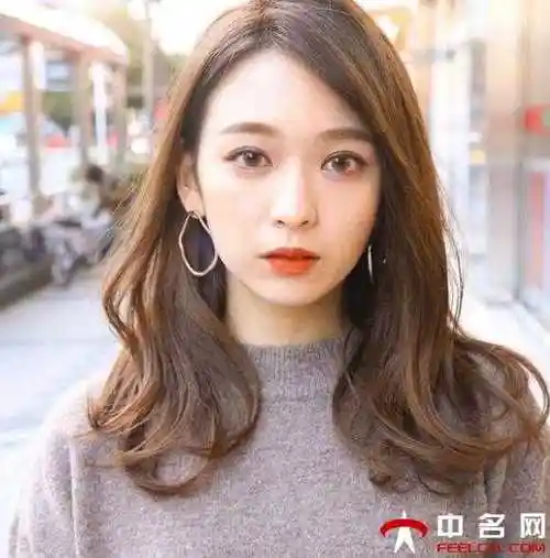 卷发发型女中长发,长发飘飘女神的最爱-中名网