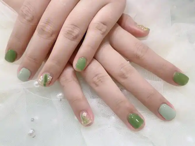 五六十块钱做的美甲,大家觉得这样算不算翻车呢,感觉别人家的手好好看