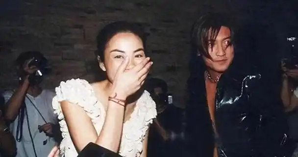 王菲女儿疑似兔唇?最新近照曝光惊艳全网!