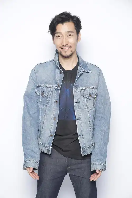 满江的中年叛逆期接受自己不完美后人生有意思了起来专访