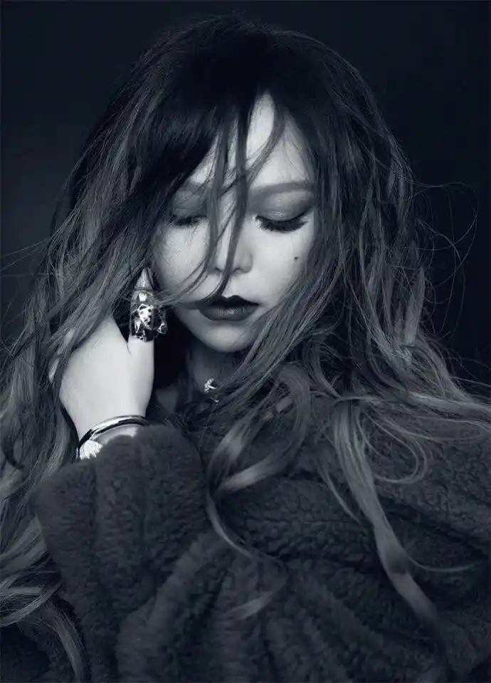 张惠妹灰发蓝眼大红唇国际范气场爆棚(图)_高清图集_新浪网