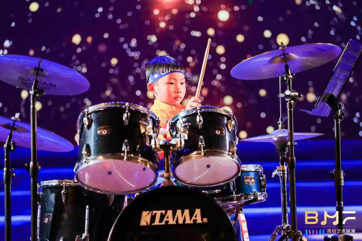 青培艺术展演#架子鼓演奏 #一起学打鼓 - 抖音