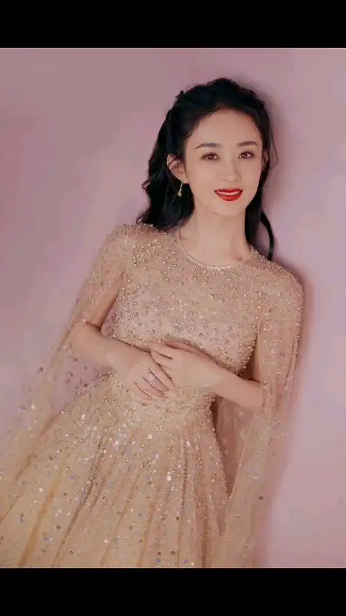 赵丽颖春晚礼服造型优雅国风美