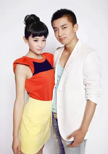 "紫薇""尔康"拍写真 海陆李佳航送祝福