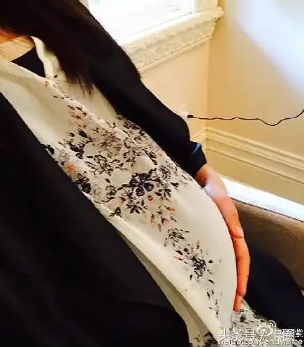 杨紫晒大肚照 网友称:不敢接受你都当"妈"了