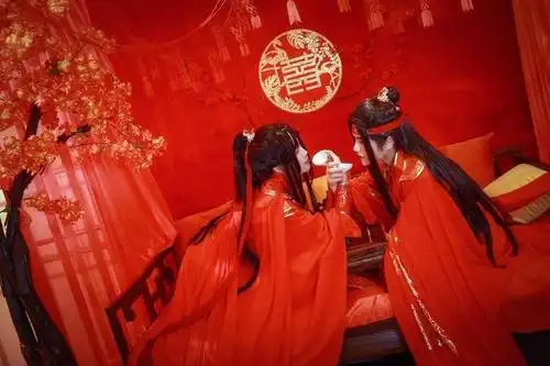 有生之年cos作品,忘羡婚服出镜,粉丝直呼:还不快来沾沾喜气!