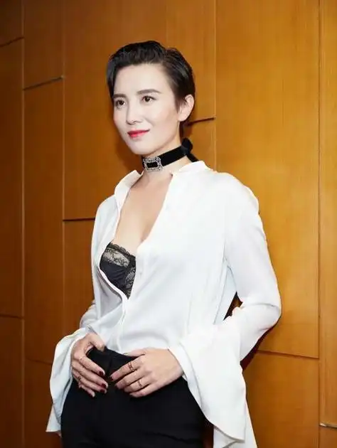 善恶终有报42岁无人敢娶的宋佳已经活成了一个笑话