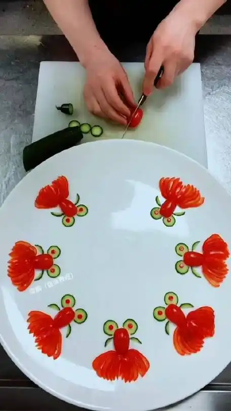 简单盘饰围边!好不好看你们说了算 "摆盘技巧 "果蔬造型