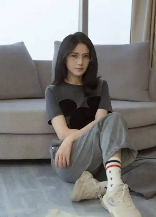 看看41岁的高圆圆,换什么发型都美_头发_审美_一个人