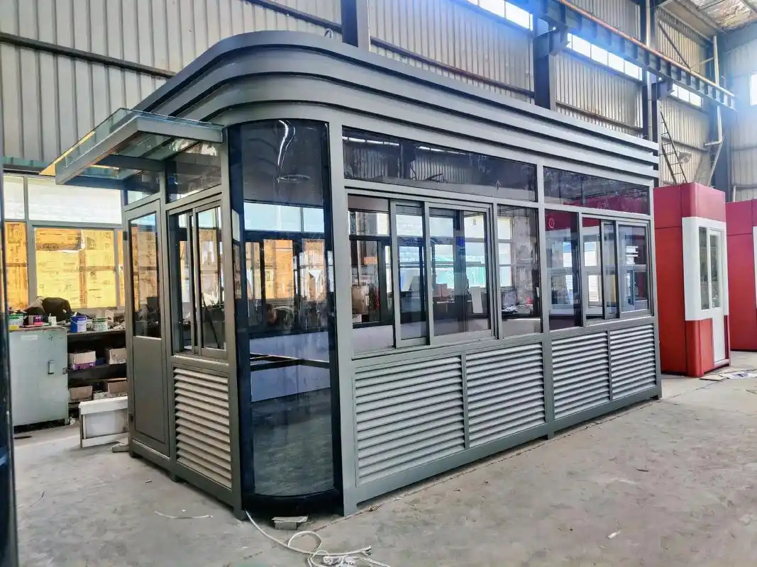 两款新鲜出炉的保安岗亭