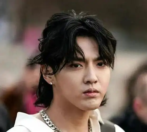 吴亦凡母亲首度发声,一篇长文显母爱伟大,为人父母者都是一个样