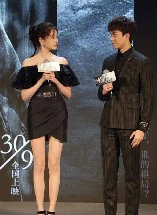 刘威抱着童年的杨幂,刘德华亲了谢霆锋一口!