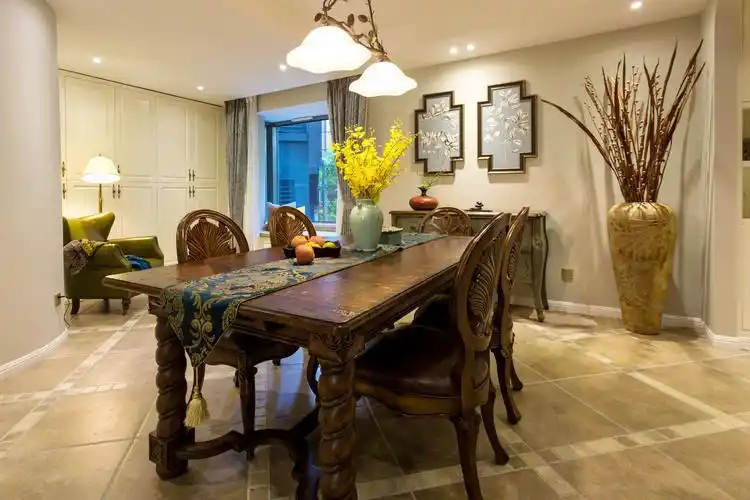 美式混搭别墅装修餐桌图片5/15
