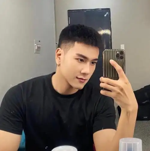 潮男超短寸头发型,别再说寸头是精神小伙发型了