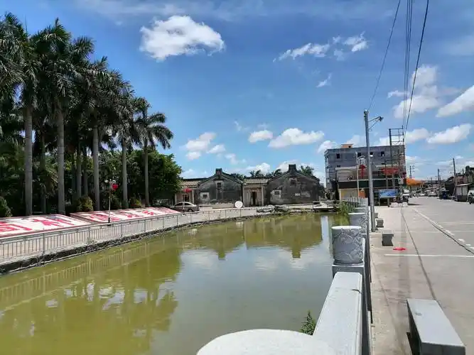 美丽乡村新貌和古朴乡风,构成了简朴村一幅靓丽的风景线