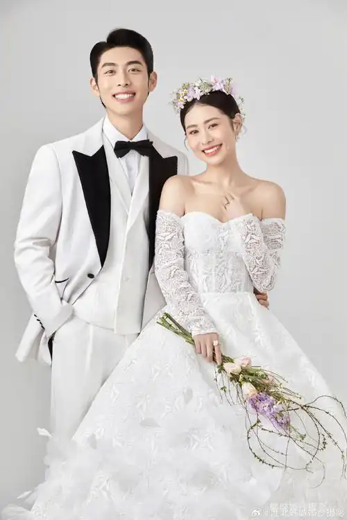 很难不爱7515这组温柔又治愈的韩式婚纱照  风格:室内|光影|简约