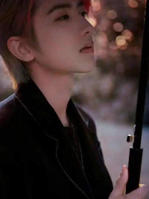 氛围感之神  想要的样子  坤哥都有    #蔡徐坤