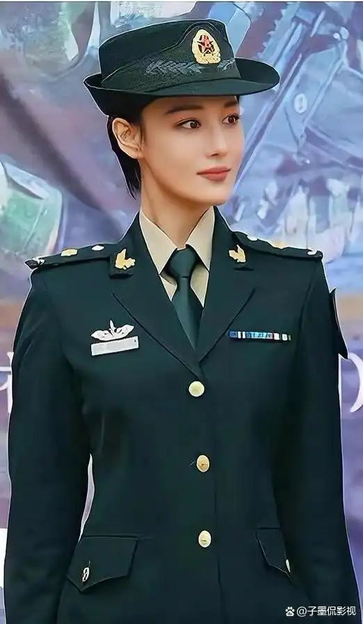 女明星军装照,每一个都是英姿飒爽,你喜欢哪一个呢?