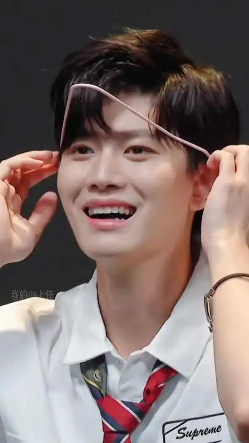 任嘉伦太可爱了吧