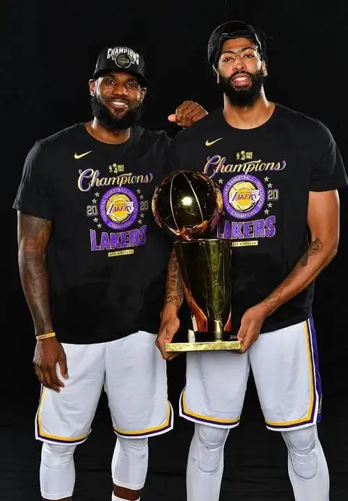 总冠军湖人队写真