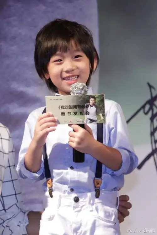 林志颖的儿子小小志,英文名kimi