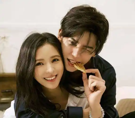 进娱乐圈后一直在糊的边缘试探,还被吐槽脸太僵_操作_张予曦_丁禹兮