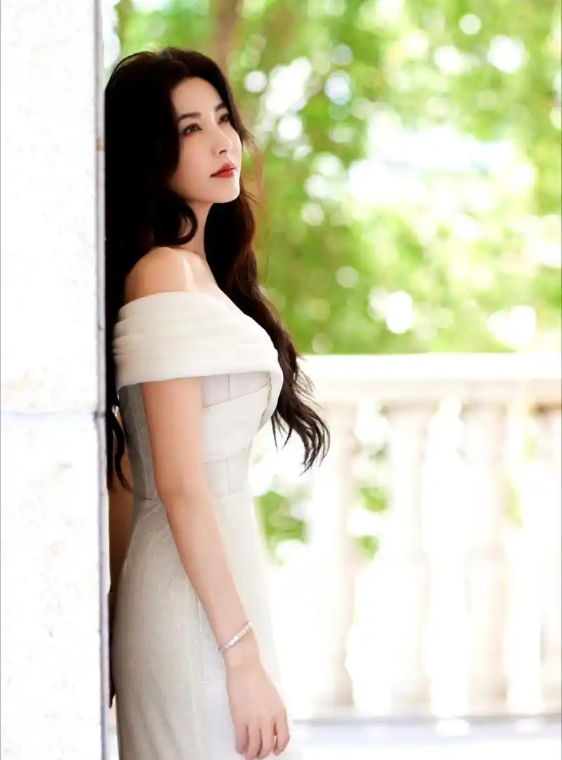 #曾黎#  曾黎照片