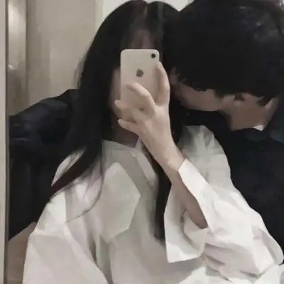 qq情侣头像双人两图