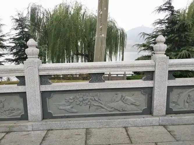 花岗岩石栏杆被广泛使用的主要原因