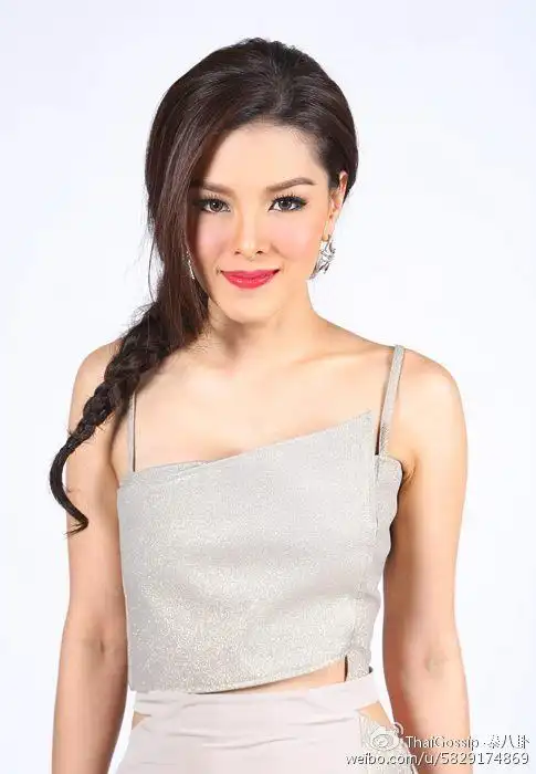 泰国小天后lydia怀胎九月 与丈夫拍性感孕照