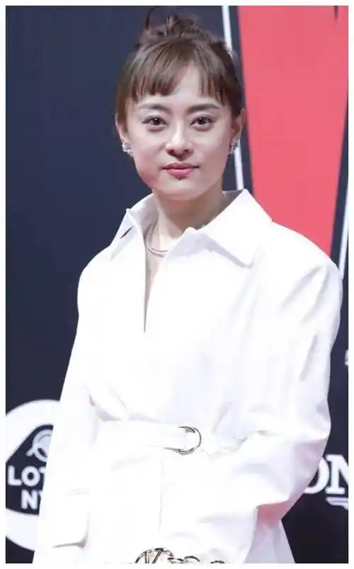 孙俪41岁换发型,颜值狂飙!活动生图太美,气质犹如豪门阔太.