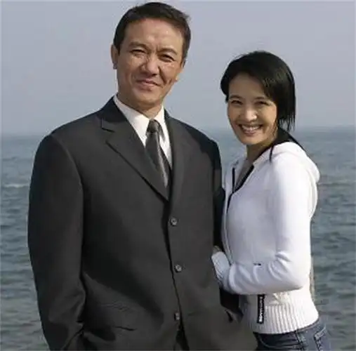 李幼斌前妻是谁两人为什么离婚与现任妻子因戏生情