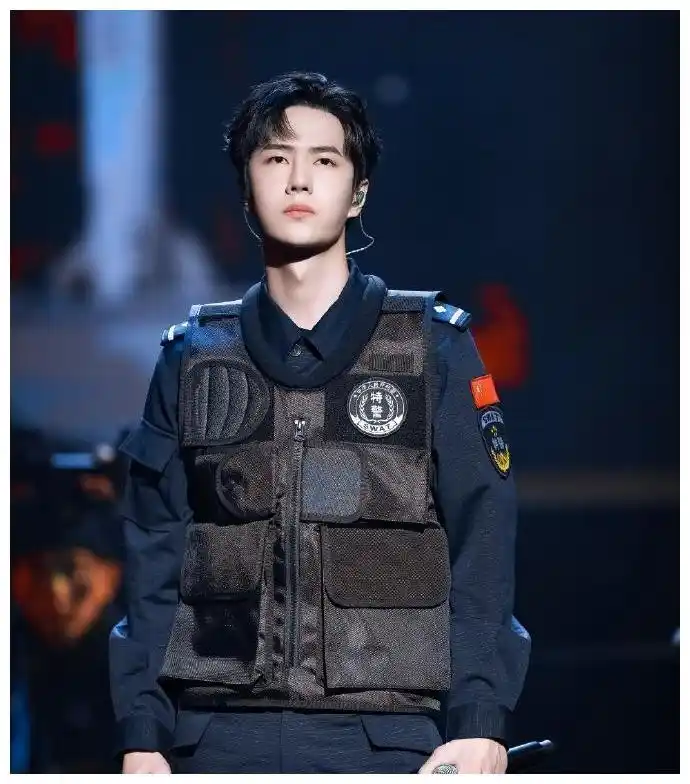 维和防暴队王一博正面照曝光英姿飒爽好帅气眼神太有魅力