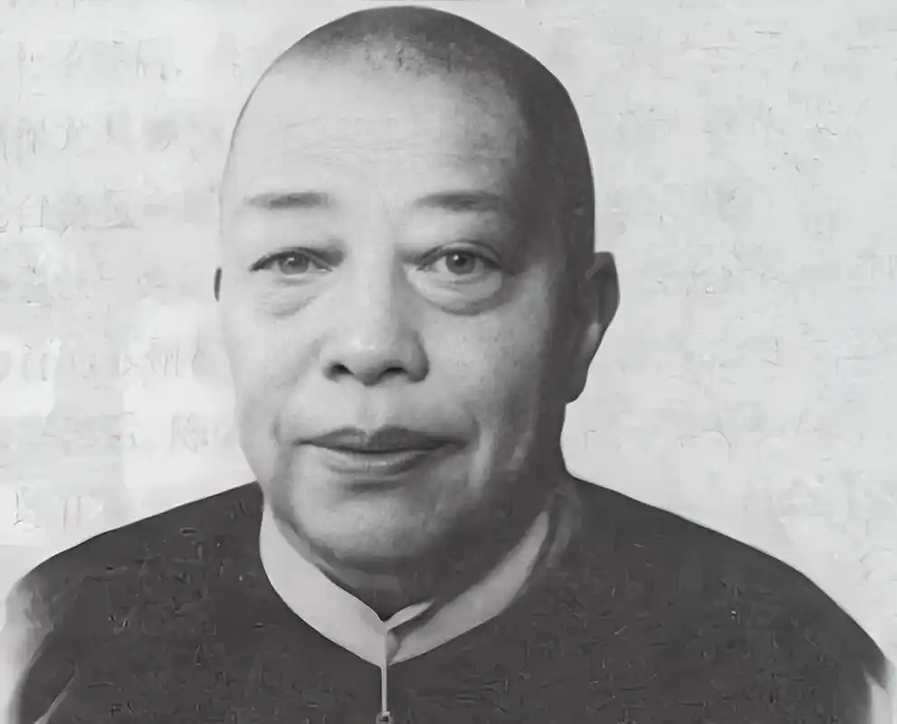 黄金荣喝醉后问乞丐关于上海三大亨的问题,乞丐却毫不犹豫地回答他最