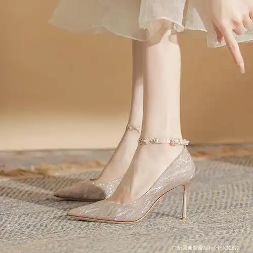 香槟色一字扣高跟鞋女2024新款细跟尖头成人礼性感法式婚鞋新娘鞋
