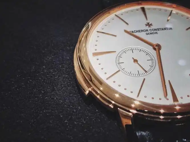 江诗丹顿超薄三问