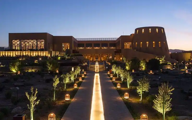 阿曼苏丹国的险峻山间,藏着中东海拔最高的度假酒店.| 绿山·安纳塔拉