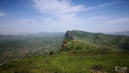 后城镇大石头丹霞赤壁6