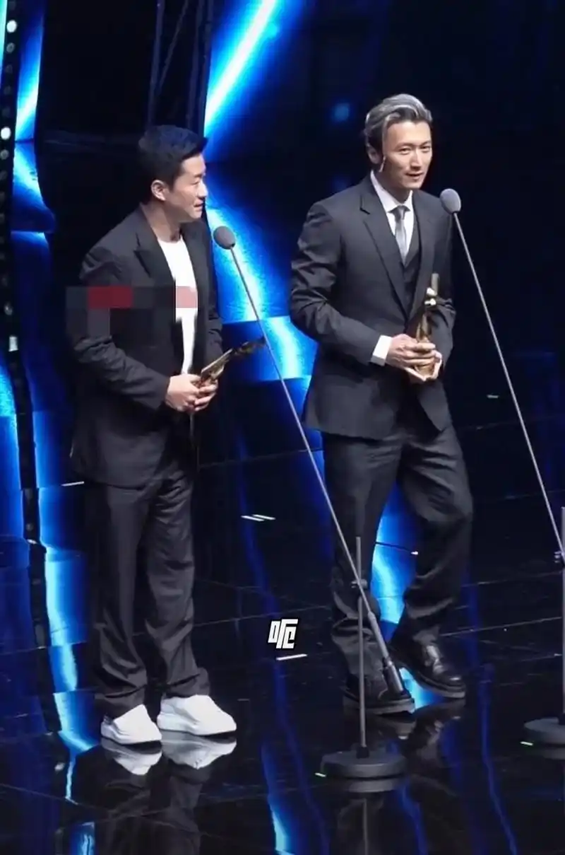 吴京175   谢霆锋172吧![泪奔][泪奔][捂脸][捂脸]