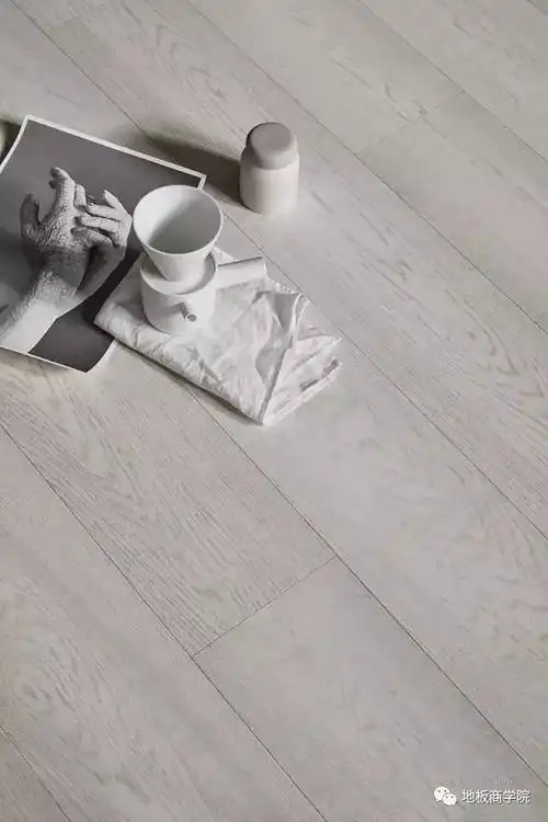 原来灰色地板这么美,感觉要大火!