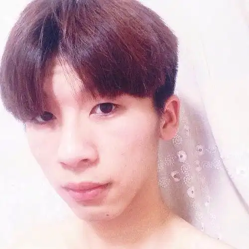 我留中分丑吗?想换个发型