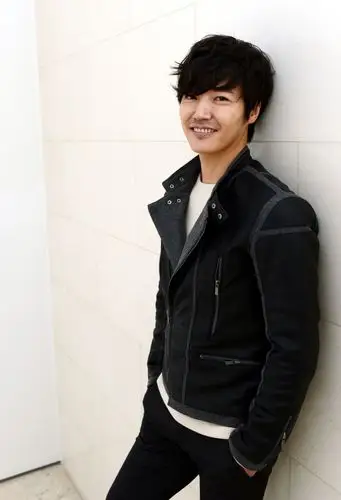 01.08】【明星】尹相铉「大妈范儿」红翻天:热爱生活难恋爱?