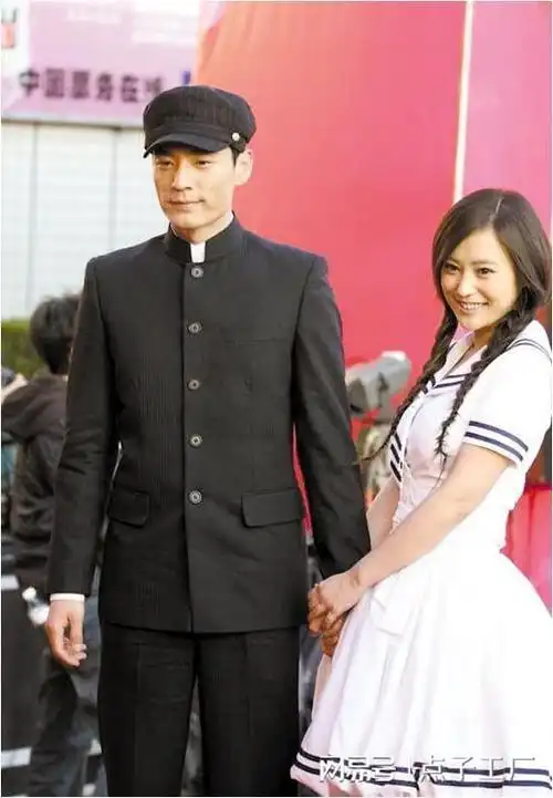 郝蕾与刘烨离婚后自己一人养育双胞胎儿子如今怎么样了