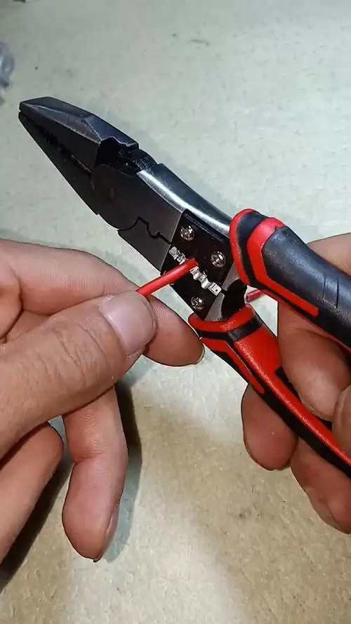 掌握这个小技巧,剥电线皮快速又简单-度小视